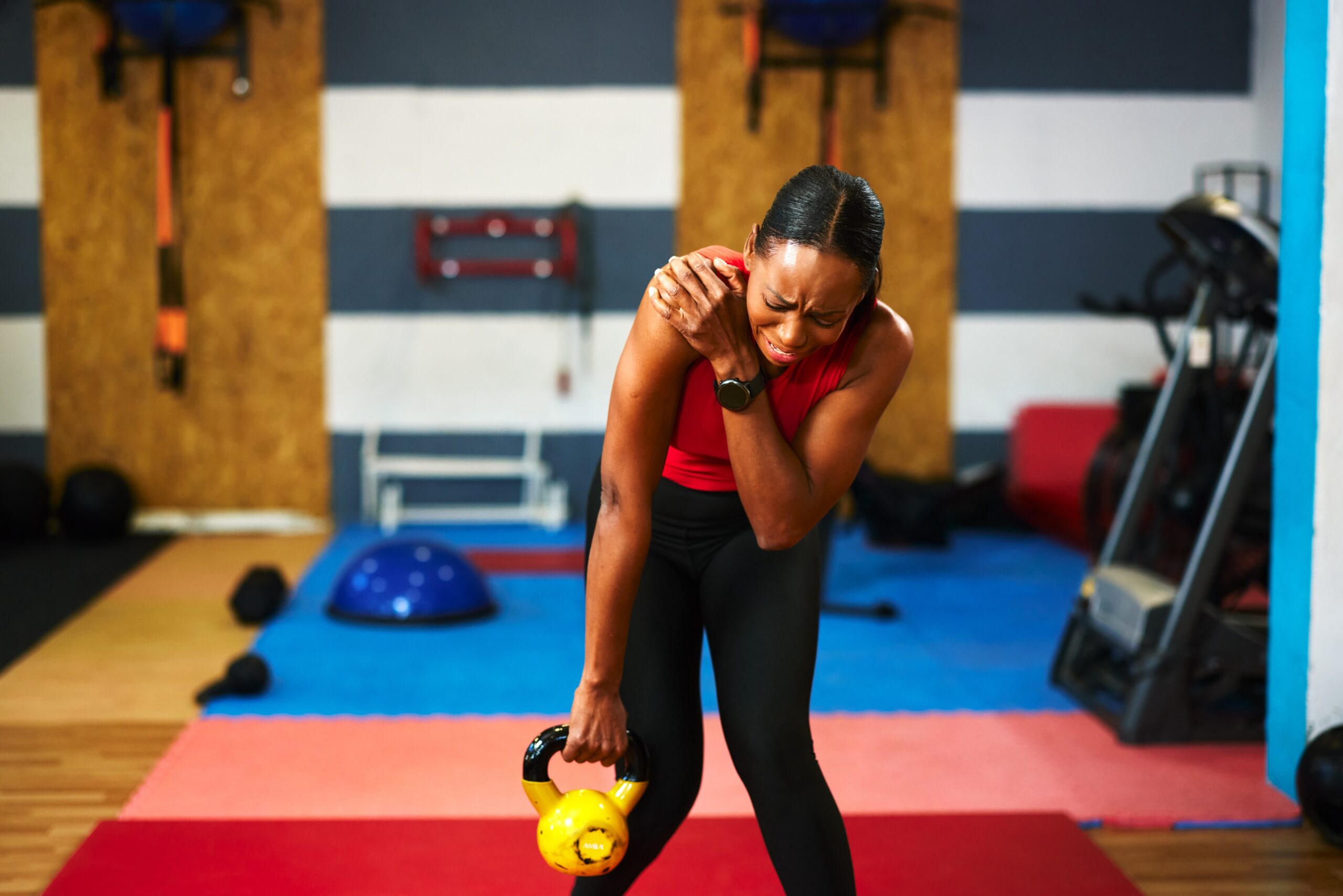 Why Your Shoulder Hurts When You Lift: A Physical Therapist’s Guide to Impingement